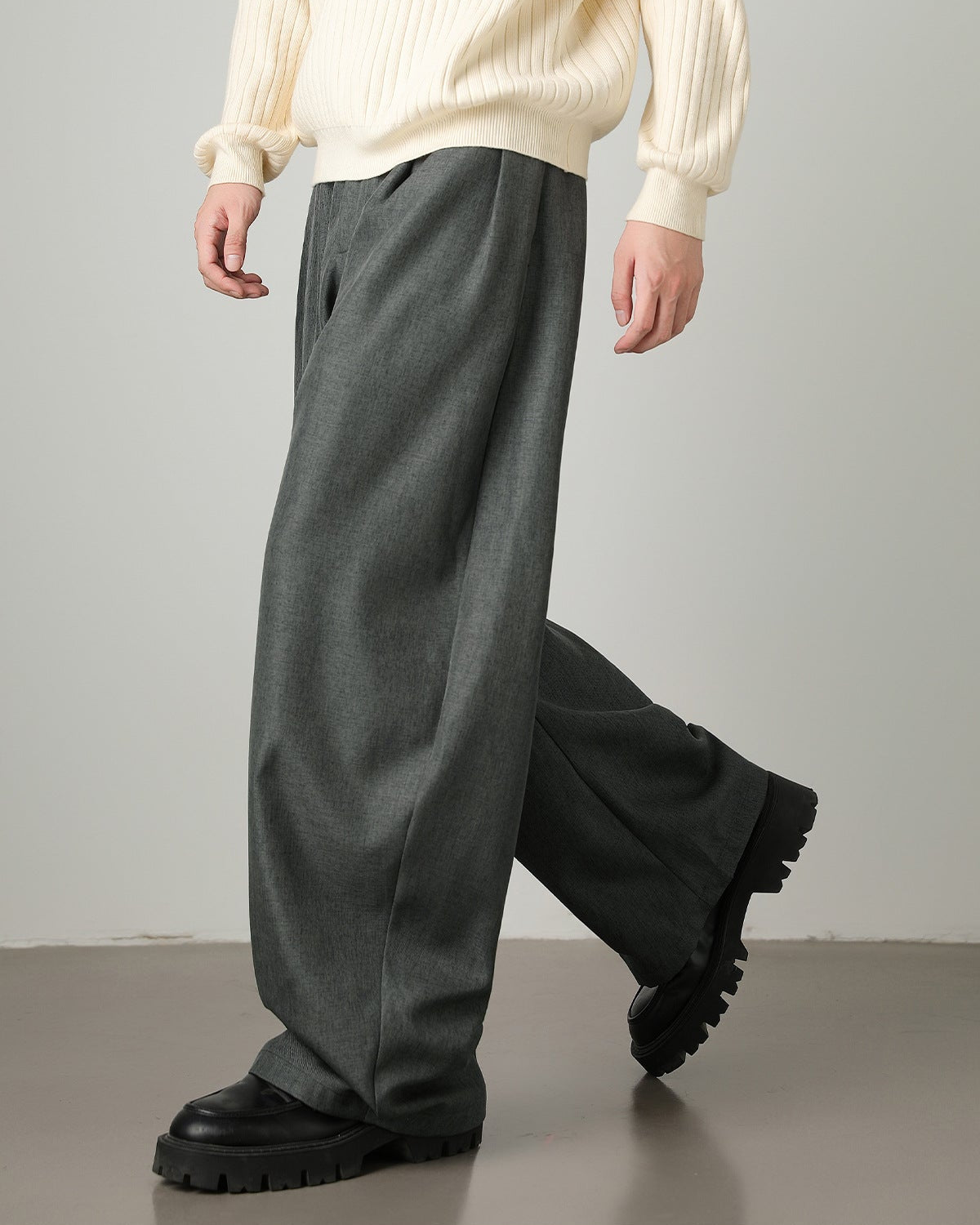 Wide-leg wool trousers